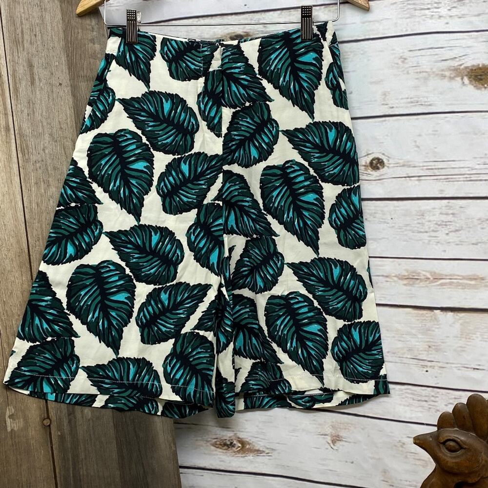 Topshop Size 2 Tropical Leaf Dress Shorts Bermuda Length White Black Teal NWT